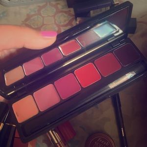 Elf lip palette